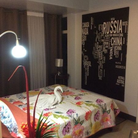 Condotel at Parkside Villas Manila Esterno foto