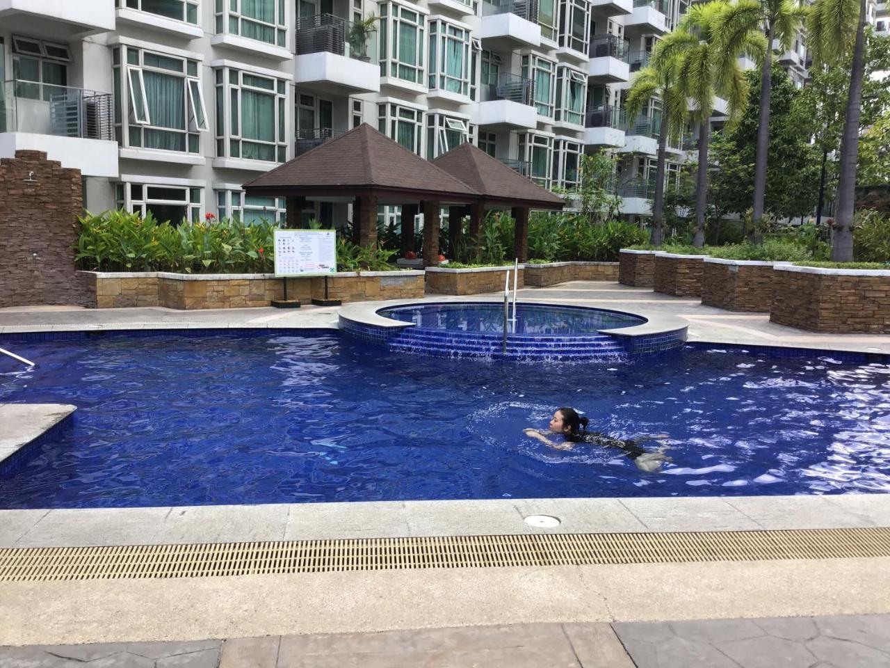 Condotel at Parkside Villas Manila Esterno foto
